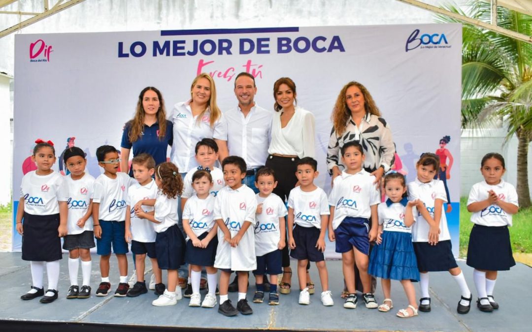 Alcalde JM Unánue, DIF de Boca del Río y Voluntariado entregan uniformes a boqueñitos de los CAIC y CADI