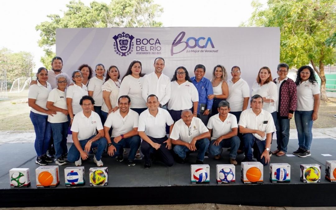 Alcalde JM Unánue reafirma su compromiso con la educación de Boca del Río