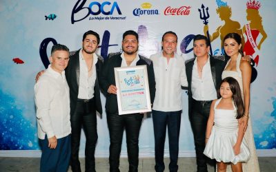 Corona Alcalde JM Unánue a Inés de Jesús como la Doncella del Mar de las fiestas de Santa Ana 2025